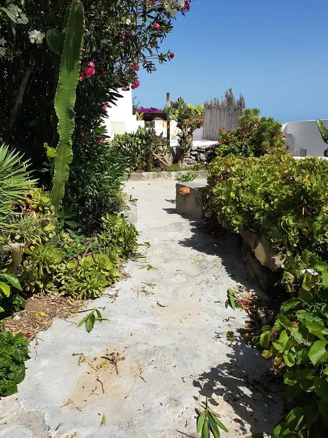 Holiday home Dammuso Bianco Villa Tracino
